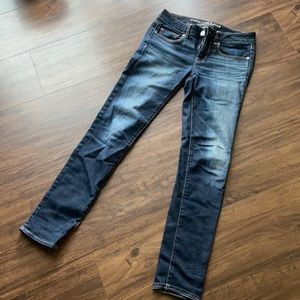American Eagle size 4 super stretch skinny Jean